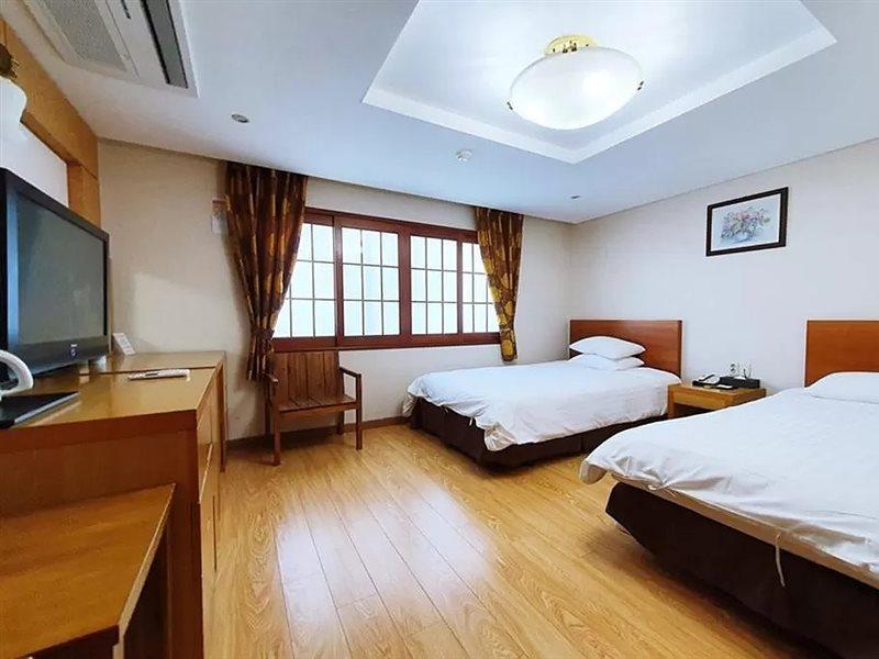 Jeju Parkside Tourist Hotel Zewnętrze zdjęcie