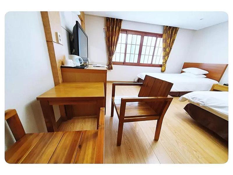 Jeju Parkside Tourist Hotel Zewnętrze zdjęcie