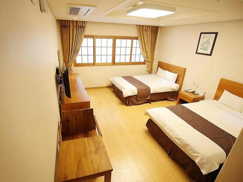 Jeju Parkside Tourist Hotel Zewnętrze zdjęcie
