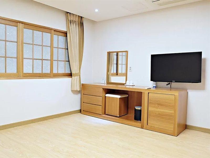 Jeju Parkside Tourist Hotel Zewnętrze zdjęcie