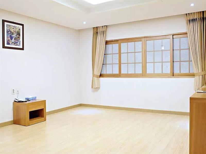 Jeju Parkside Tourist Hotel Zewnętrze zdjęcie
