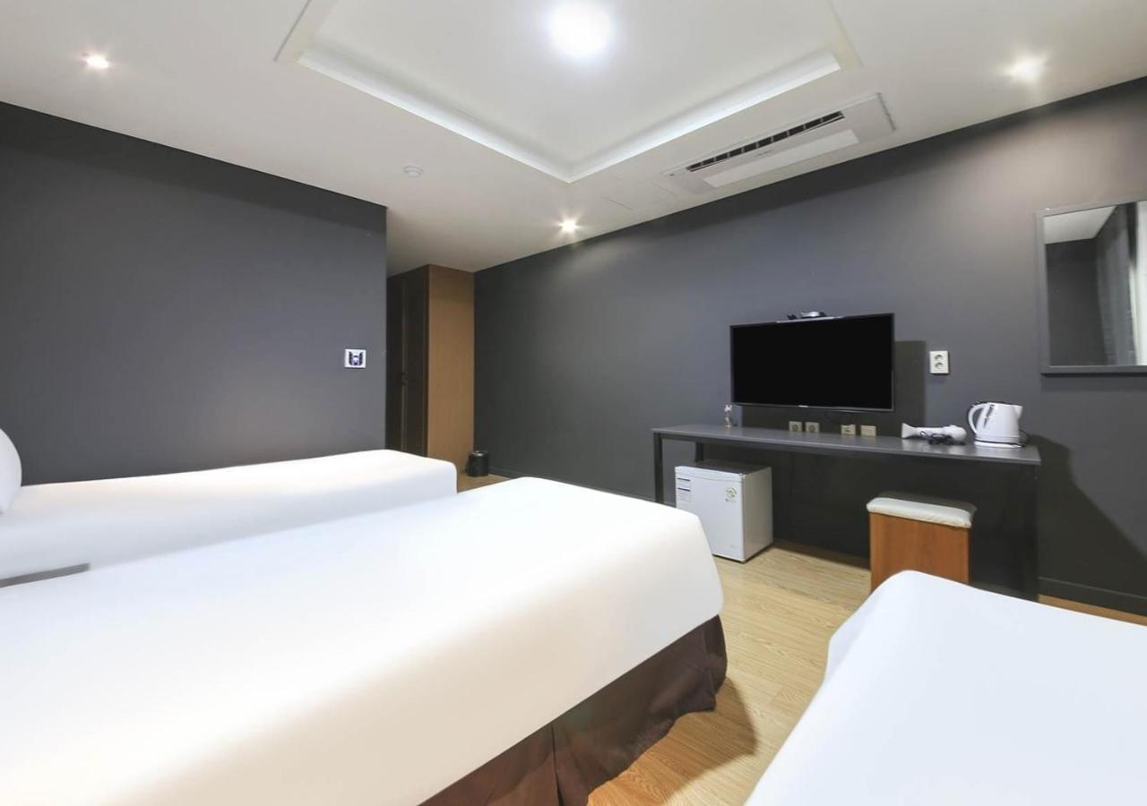Jeju Parkside Tourist Hotel Zewnętrze zdjęcie