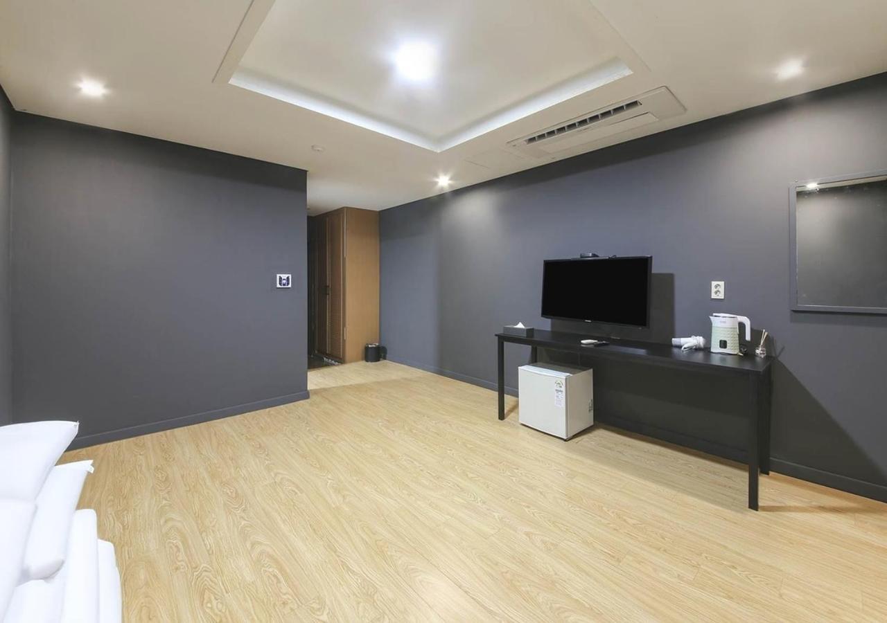 Jeju Parkside Tourist Hotel Zewnętrze zdjęcie