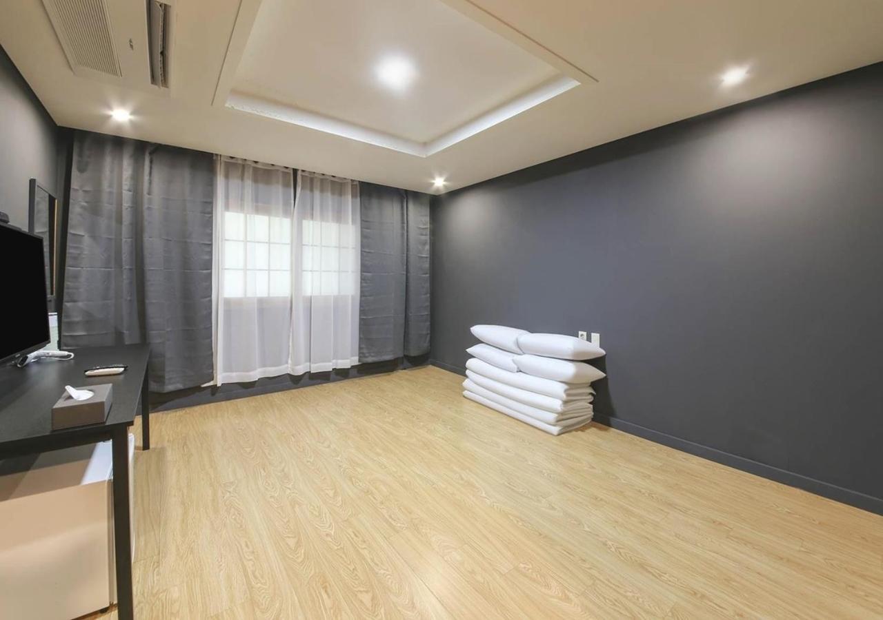 Jeju Parkside Tourist Hotel Zewnętrze zdjęcie